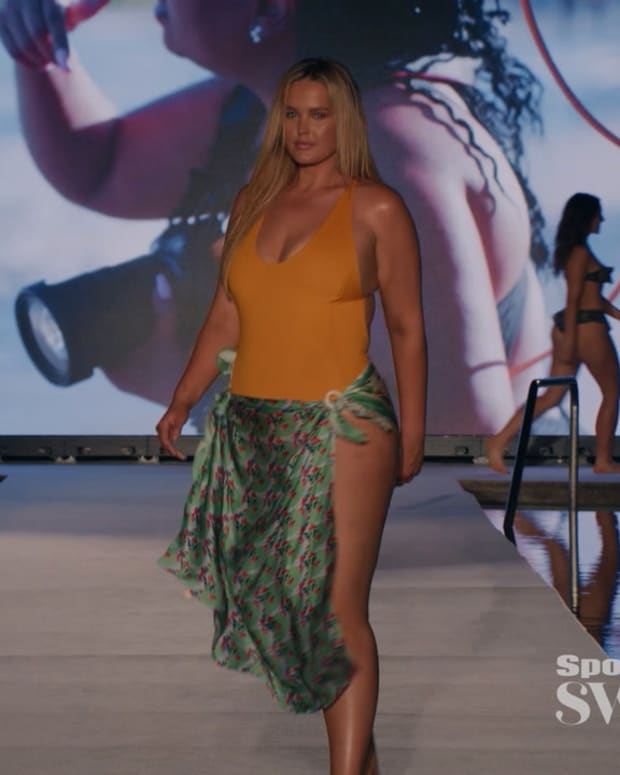 Highlights of Rookie Geo Burke at Miami Swim Week